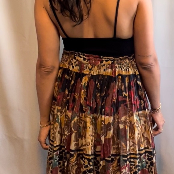 Vintage cotton maxi skirt in ethnic print with very wide drawstring waist tie - Picture 3 of 8